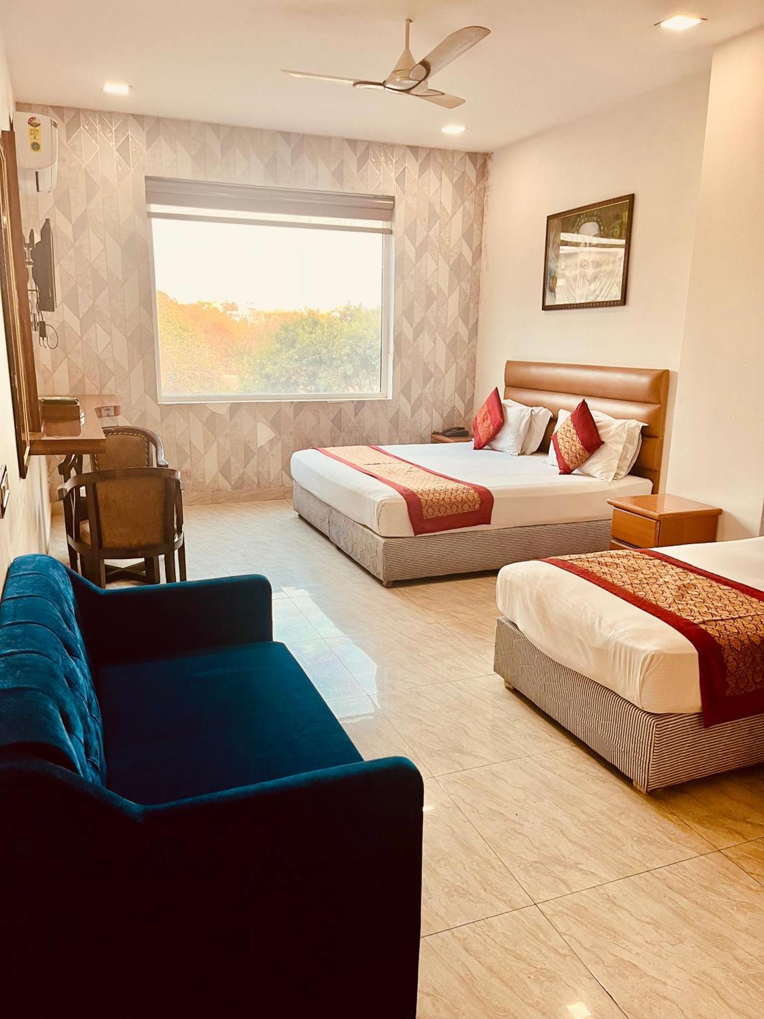 Amora Rooms Dwarka Nové Dillí Exteriér fotografie