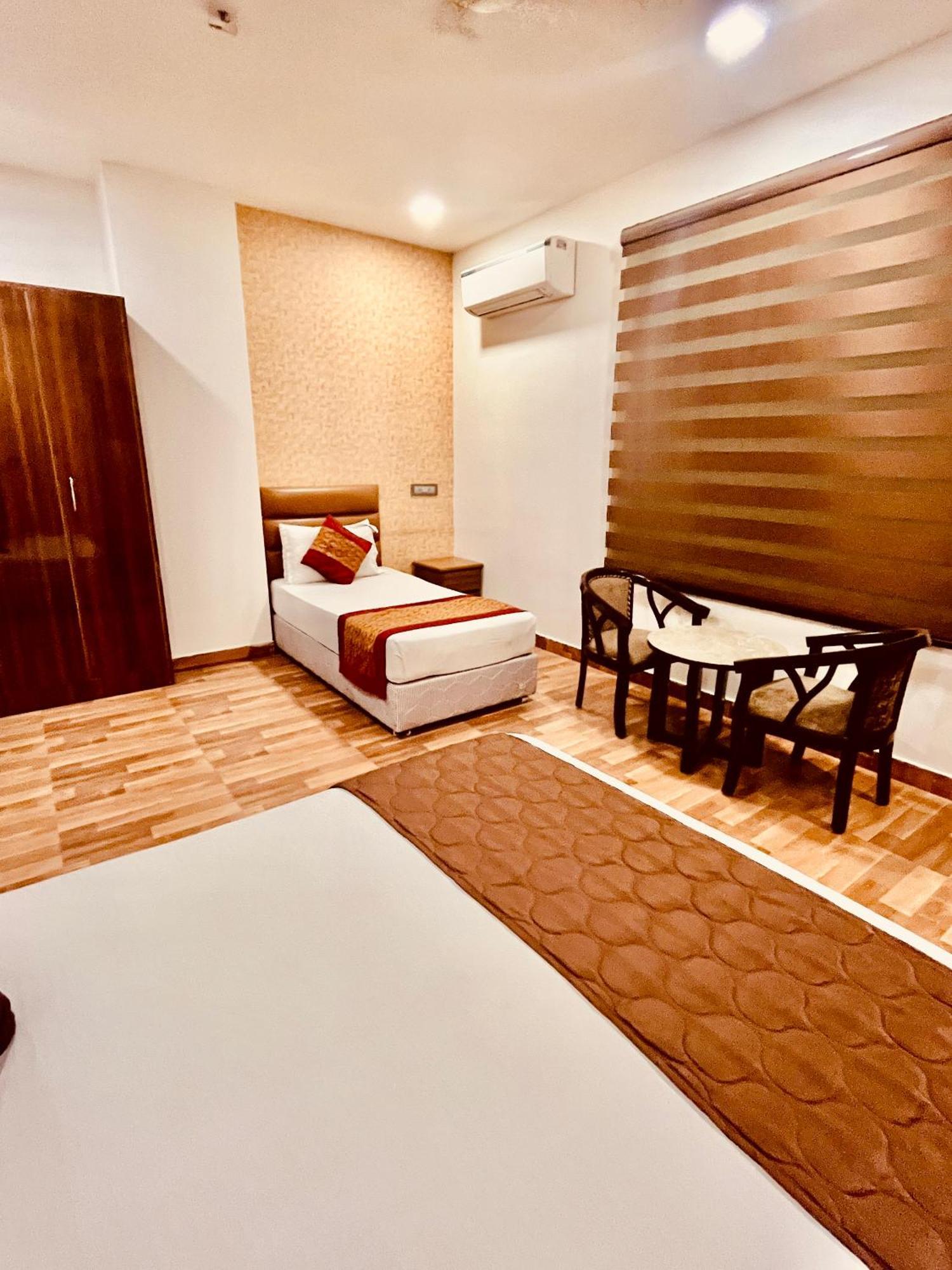 Amora Rooms Dwarka Nové Dillí Exteriér fotografie